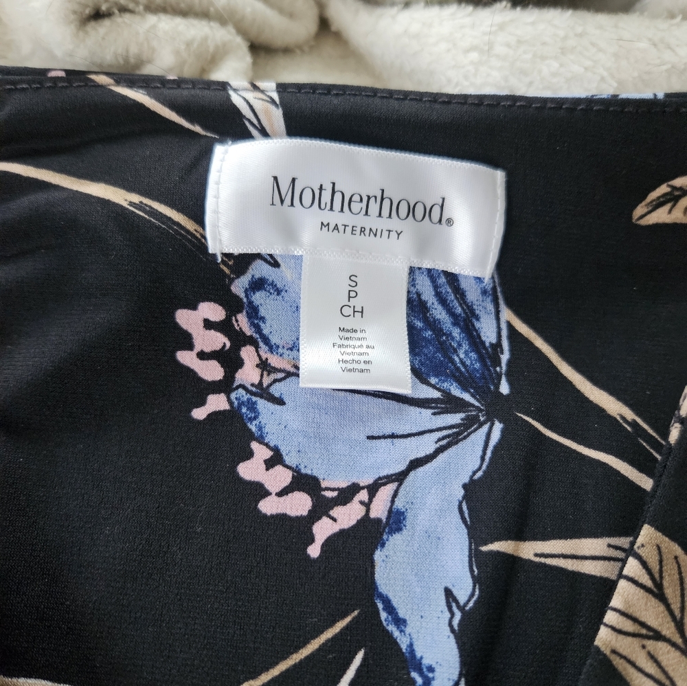 Maternity/ nursing dresses - Picture 7 of 16